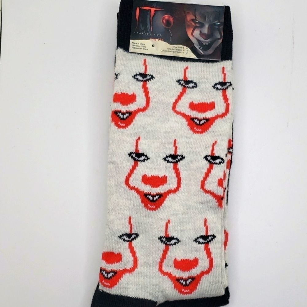2 pair Pennywise It crew socks scary clown